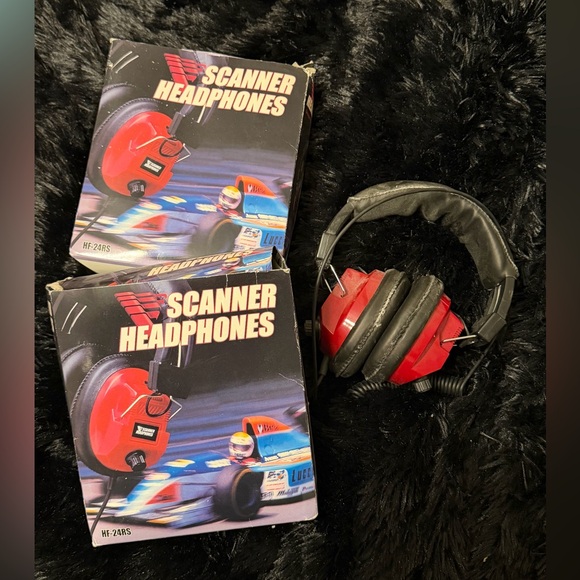 NASCAR Scanner Bundle Uniden BC92XLT RadioShack + 3 Headphones - Picture 6 of 6